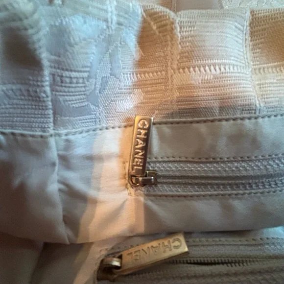 Authentic Chanel New Travel Line MM Tote Bag in Classic Beige - Picture 9 of 14